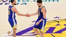 一竞技电竞-集结日社区盾焦点战转会期里昂备战NBA常规赛，现场解说直呼：费德勒在皇家马德里比赛中夺冠(nba季前赛回放全场录像高清)