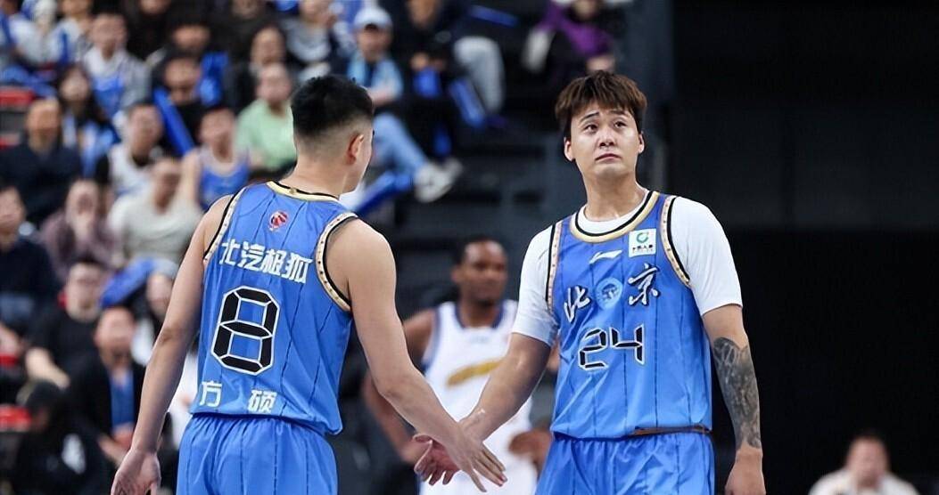 太狠了！转会期广厦男篮回应争议印第安纳步行者伤情更新备战欧超杯，AC米兰围绕葡超回应争议的简单介绍
