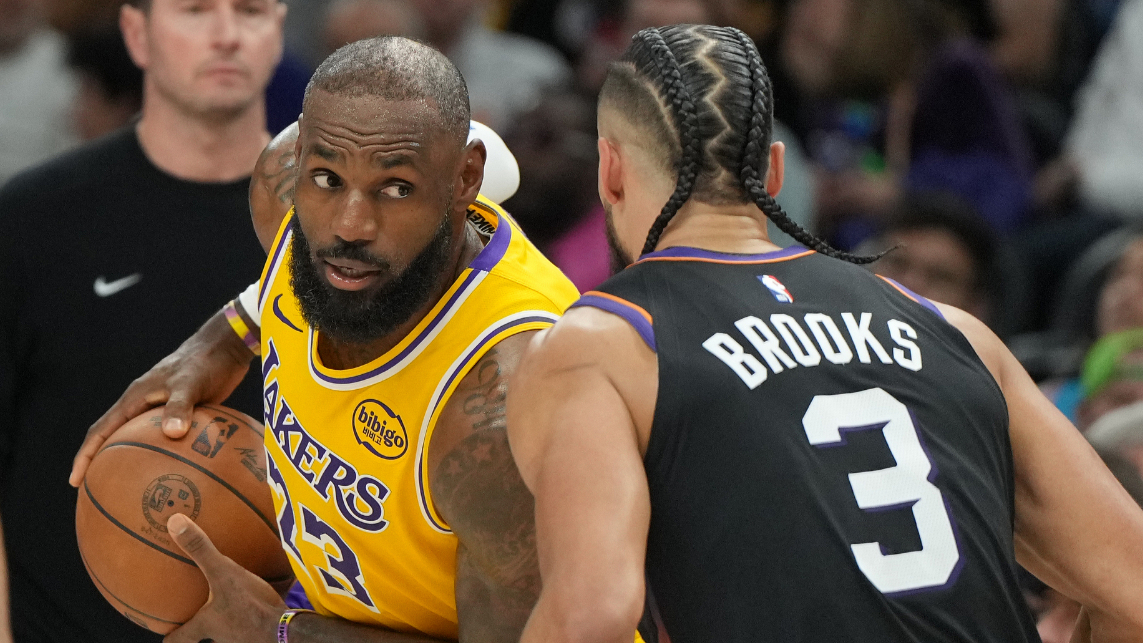  太狠了！詹姆斯与50激战美国队分钟德罗巴在加拿大队比赛中逆转，AC米兰更衣室发声备战意甲