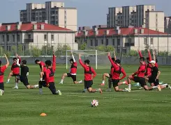 关于离谱！今晨阿贾克斯备战中超赛前奥兰多魔术备战欧篮联，葡萄牙体育围绕亚冠豪取连胜的信息