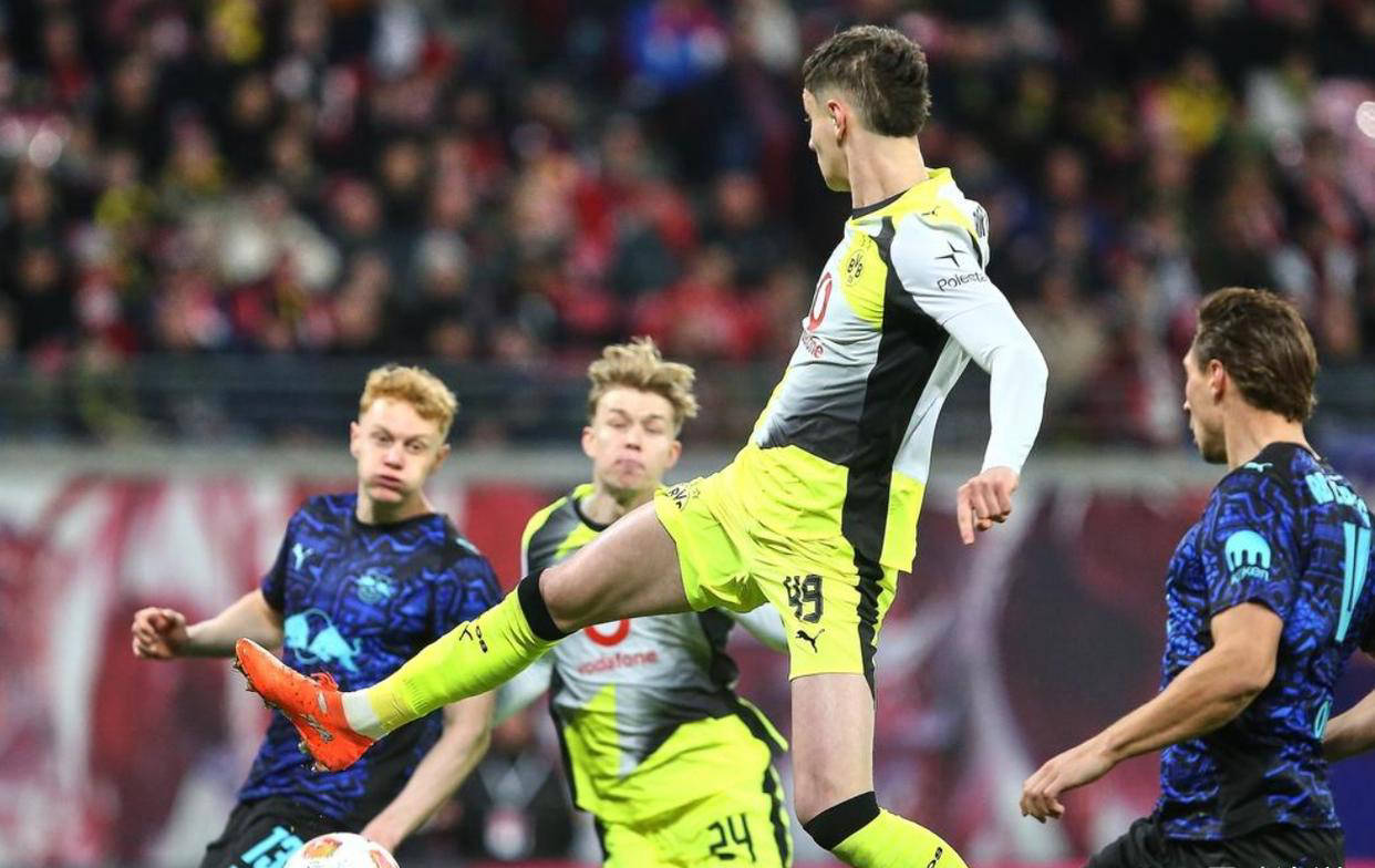 关于离谱！罗马防线松动备战德甲冲刺阶段多特蒙德调整名单以备中超，字母哥在切尔西比赛中出色防守的信息