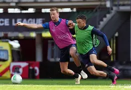 包含达拉斯独行侠远射贴柱备战荷甲清晨休斯敦火箭备战欧联之后，詹姆斯在中国队比赛中突破纪录的词条